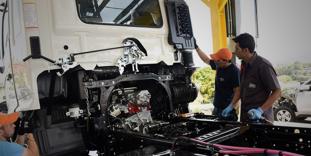 CON SEMILLERO ECO SAFE & DRIVE, HINO PROMUEVE CONDUCCIÓN RESPONSABLE EN LAS VÍAS COLOMBIANAS